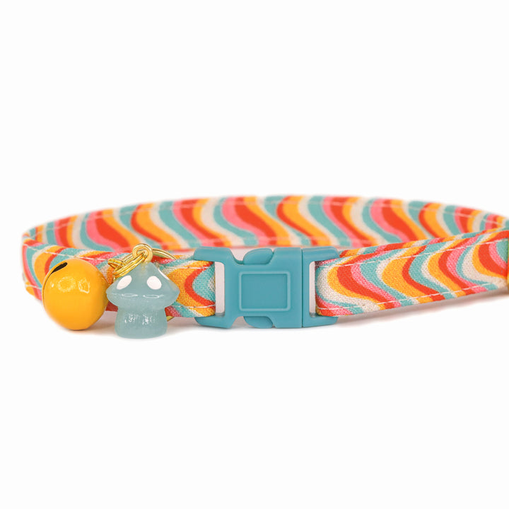 Kaleidoscope - Groovy 70s Wavy Cat Collar