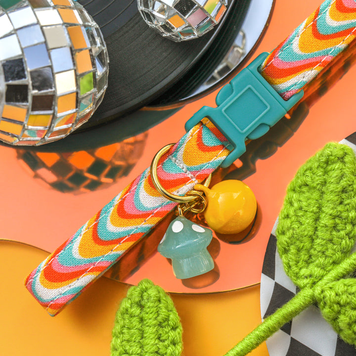 Kaleidoscope - Groovy 70s Wavy Cat Collar
